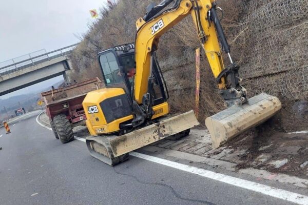 Lucrări de reparații la Centura Vâlcele – Apahida. Muncitorii de la DRDP Cluj execută lucrări pe DN1