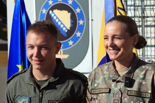 Suporterii lui U Cluj de la mii de kilometri depărtare. Povestea a doi militari care reprezinta cu onoare Romania