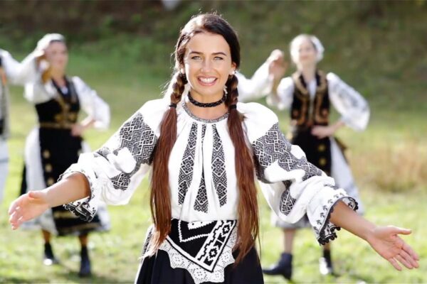 Imnul neoficial al „suveraniștilor”, în mijlocul unui scandal de proporții! Artista respinge orice asociere politică