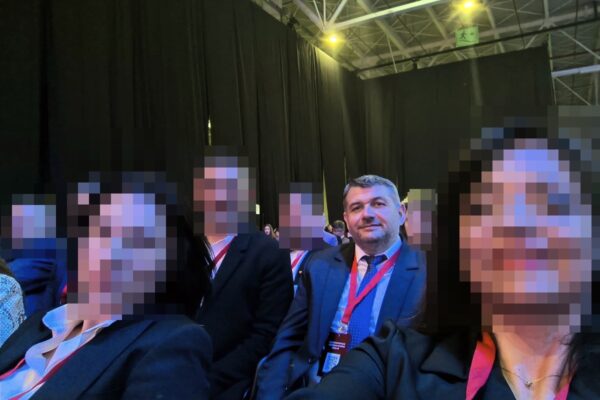 Scrisoarea deschisă a unei mame, pentru clujeni. Îl acuză pe șeful PSD Cluj-Napoca că, după ce și-a recunoscut copilul, o poartă prin tribunale