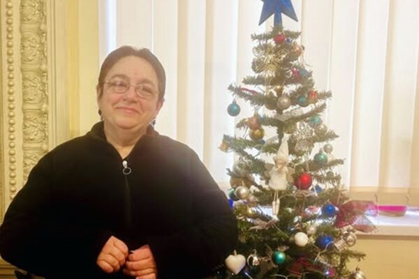 Asta înseamnă să dai respect oamenilor. Un gest rar, pe final de carieră. Spitalul Militar din Cluj a omagiat-o public