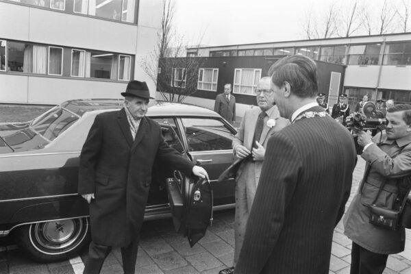 Industria „de carton” a lui Ceaușescu. Cum s-a născut mitul privind industrializarea din România comunistă