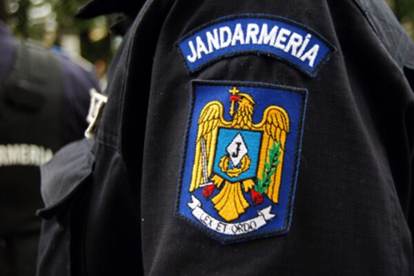 Intervenție rapidă a jandarmilor la Târgul de Crăciun din Cluj. Hoț de buzunare prins cu ”mortu” asupra lui