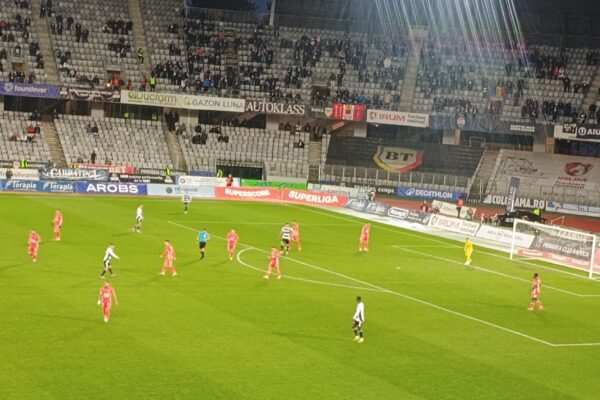 Universitatea Cluj, victorie categorică cu Hermannstadt: 3-0 pe Cluj Arena! Hattrick Lukic și alb-negrii sunt tot mai aproape de play-off!