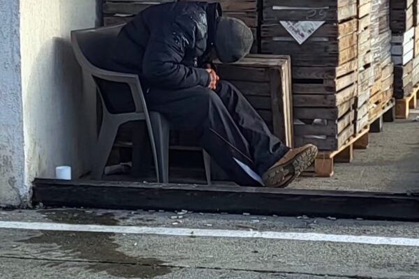 Reportaj. Agro Transilvania, piața unde alcoolul a luat locul legumelor. Imaginea unui faliment total, moral și economic