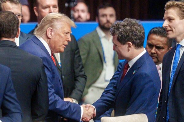 Donald Trump laudă România și noua administrație de la București. Lovitură mare pentru toți suveraniștii