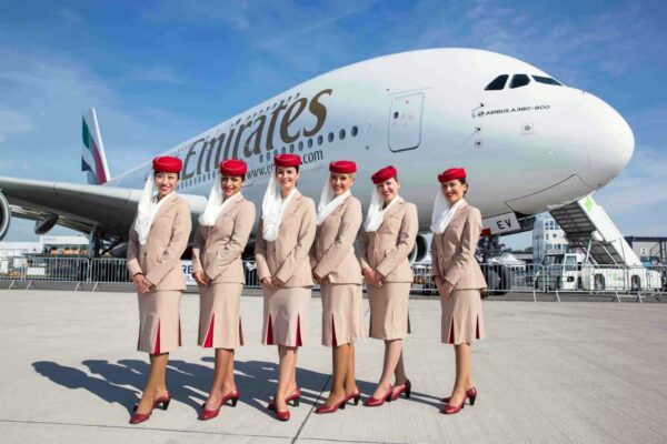 Emirates recrutează personal la Cluj Napoca. Se oferă salarii foarte atractive