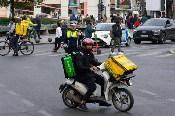 Românii nu mai vor să muncească. 90.000 de muncitori străini vin să acopere deficitul de forță de muncă în România