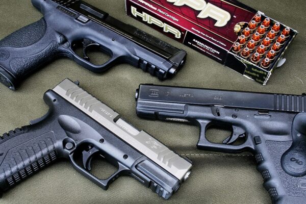 Un patron important din Cluj Napoca, condamnat pentru nerespectarea regimului armelor. Trei pistoale Kimar, confiscate definitiv