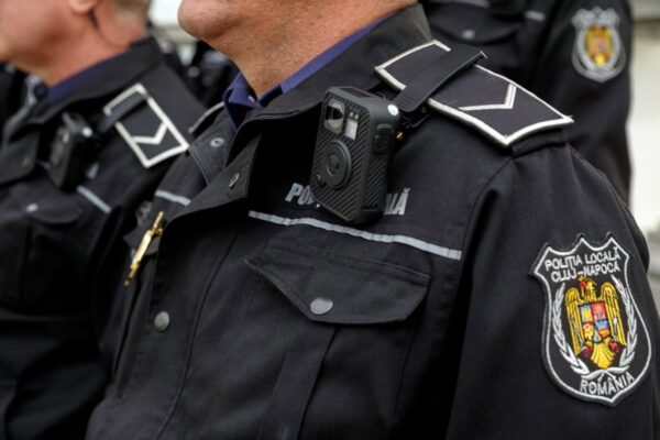 Localii lui Bonțidean vor avea dreptul să poarte bodycam-uri. Discuțiile cu cetățenii vor putea fi înregistrate audio – video