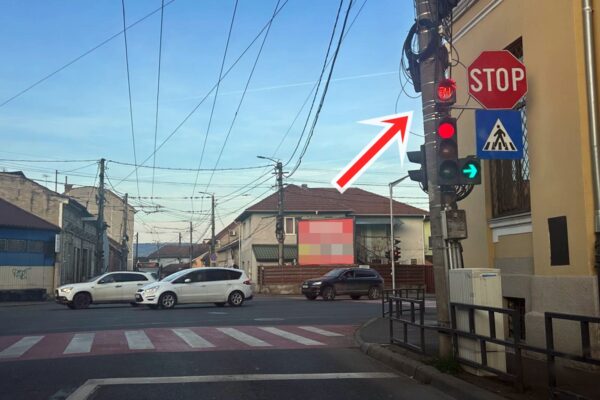 Semaforul de pe strada Paris, ultimă relicvă din epoca Funar. Ce îl face atât de special