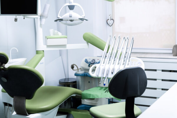 Veste bună! Serviciile stomatologice ar putea fi acoperite de spitalele publice