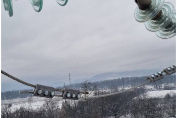 De ce au rămas 38 de localități din județul Cluj fără curent electric în plină iarnă?